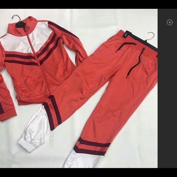 Boutique- Pants - Track Suit BNWOT STUNNING Boutique- Pants - Track Suit BNWOT STUNNING